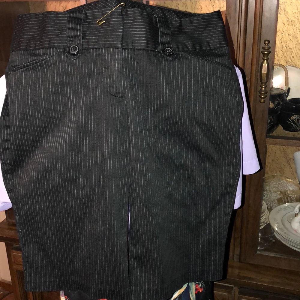 Stooshy pinstripe black/white bermuda Shorts SZ 5